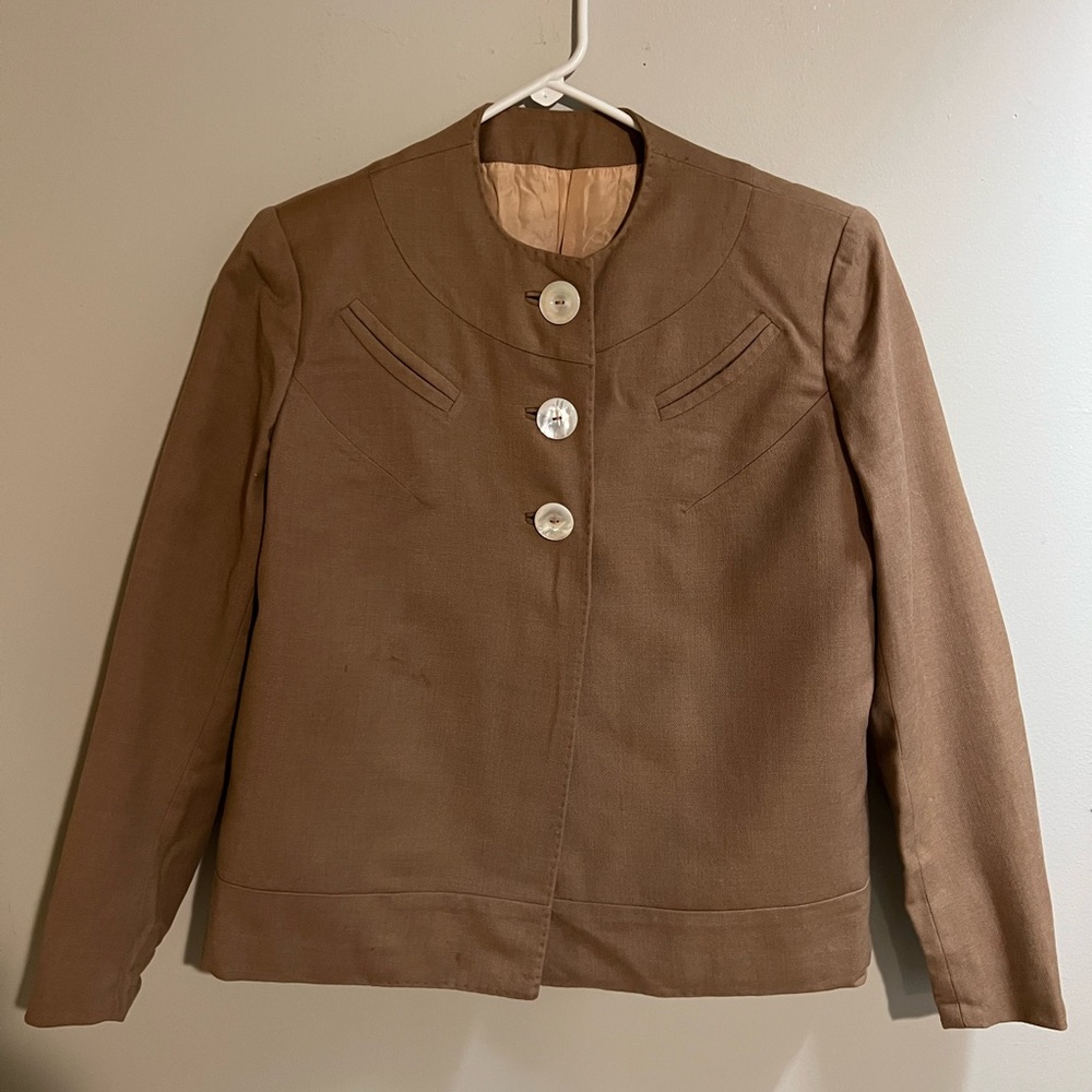 Classic 1950 camel women’s suit with lovely mother of pearl buttons